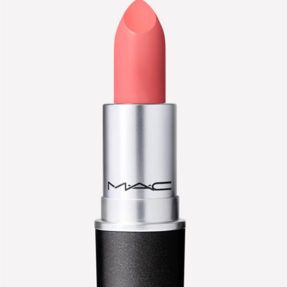 βοΈ RUNWAY HIT a MAC RETRO MATTE LIPSTICK. RETAIL $23. **NEW IN THE BOX. - Picture 10 of 13